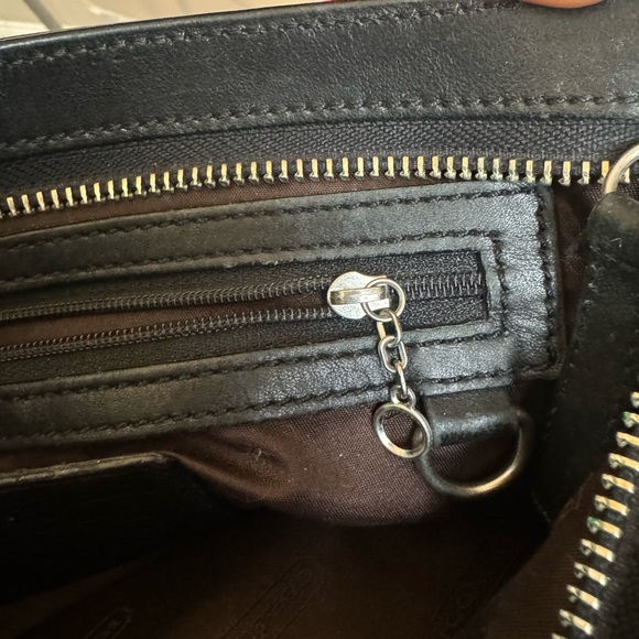 Coach Vintage Legacy Shoulder Bag 9861 – Black Glove-Tanned Leather (2002) - Picture 13 of 13